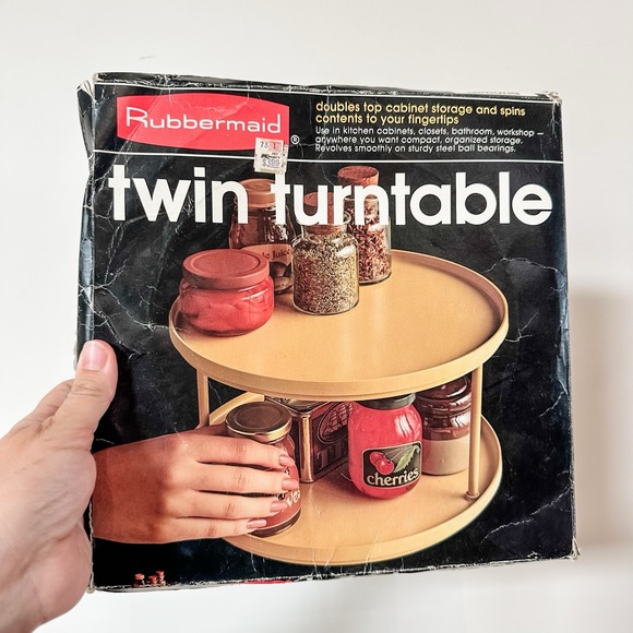 NEW Rubbermaid Twin Turntable Storage  ALMOND  #2937 Lazy Susan 1981 NOS - Picture 1 of 7